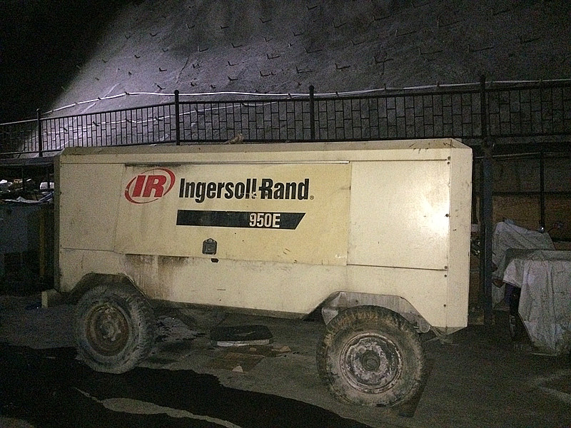 某大型水电施工集团进口空压机维修